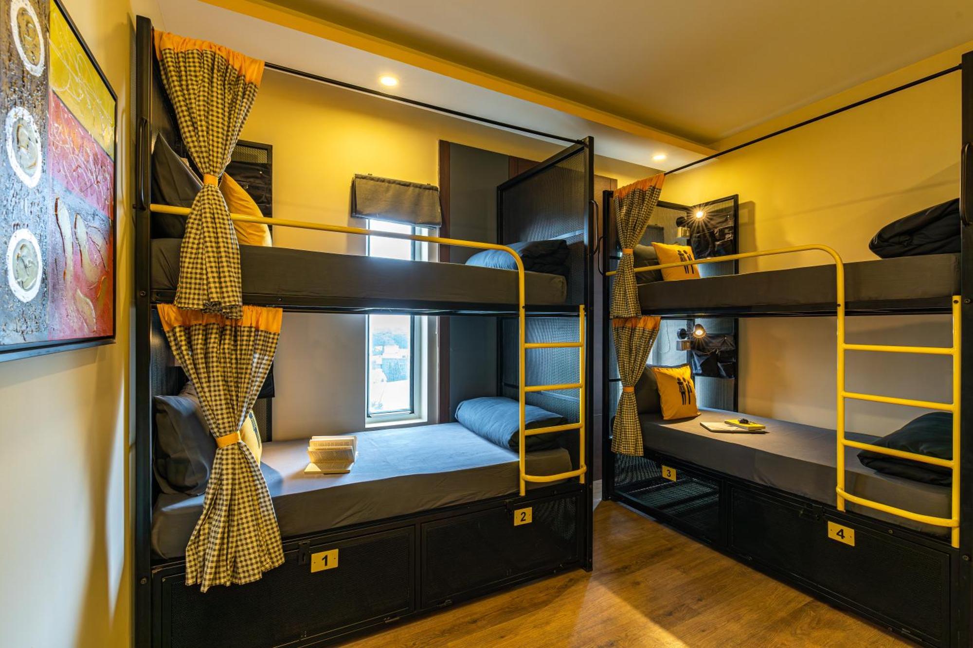 The Hosteller Bangalore, Brigade Road Room photo